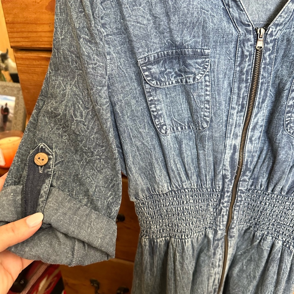 Blue Washed Denim Button-Up Shirt with Floral Logo Tag - Picture 7 of 7